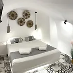 The Nest ثيرا