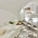 The Nest ثيرا
