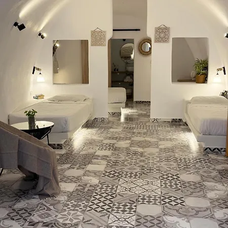 The Nest アパート サントリーニ