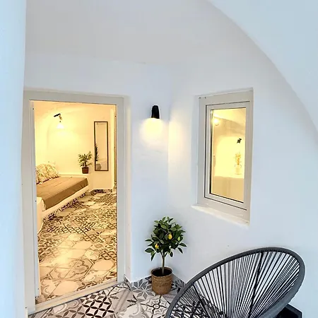 The Nest Fira (Santorini)