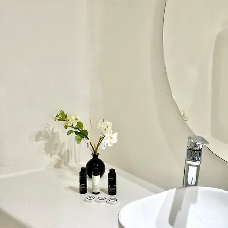 The Nest Apartment Fira (Santorini)